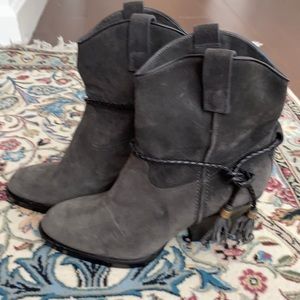 Suede leather boots